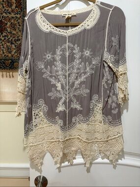 Indigo Thread Co. Women's Gray Crochet-Trim Boho Top Tunic Blouse Cotton M NWOT